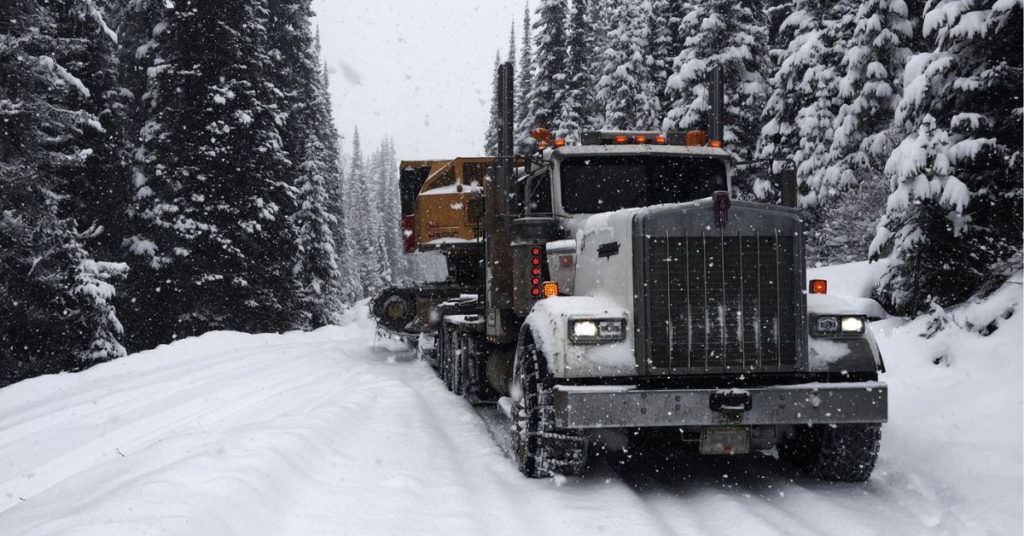 Tow Truck Safety: How To Be Road Ready With Warning Lights